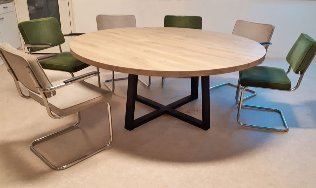 Tafel Texel ronde eikentafel industrieel