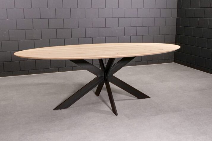 ovale eettafel